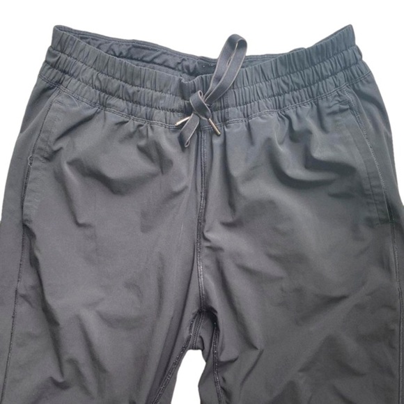 lululemon Black High Rise Relaxed Jogger Casual Pant Unlined Elastic Waist SZ 8 - Picture 6 of 10